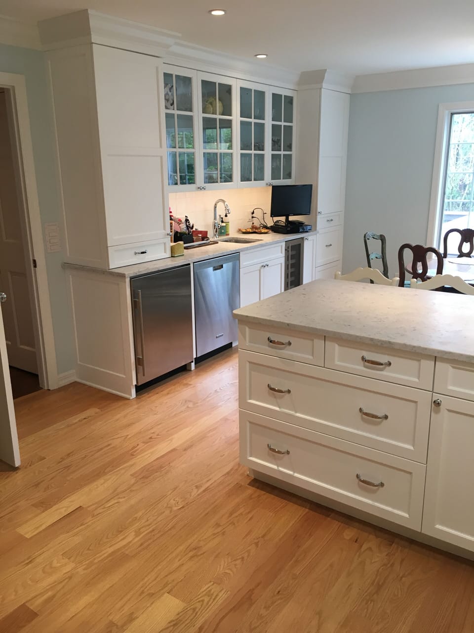 Kitchen wet bar