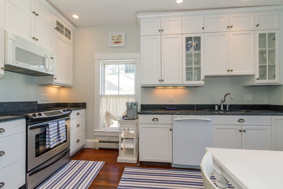 Great appliances throughout
