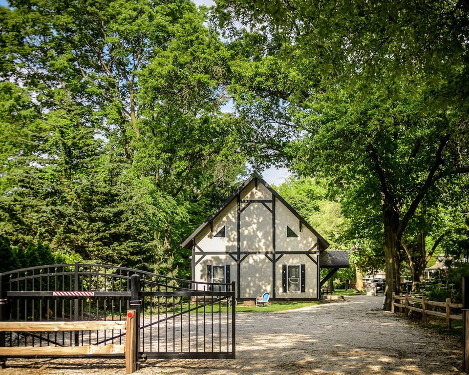 view from Market Street. Gate provides additional privacy