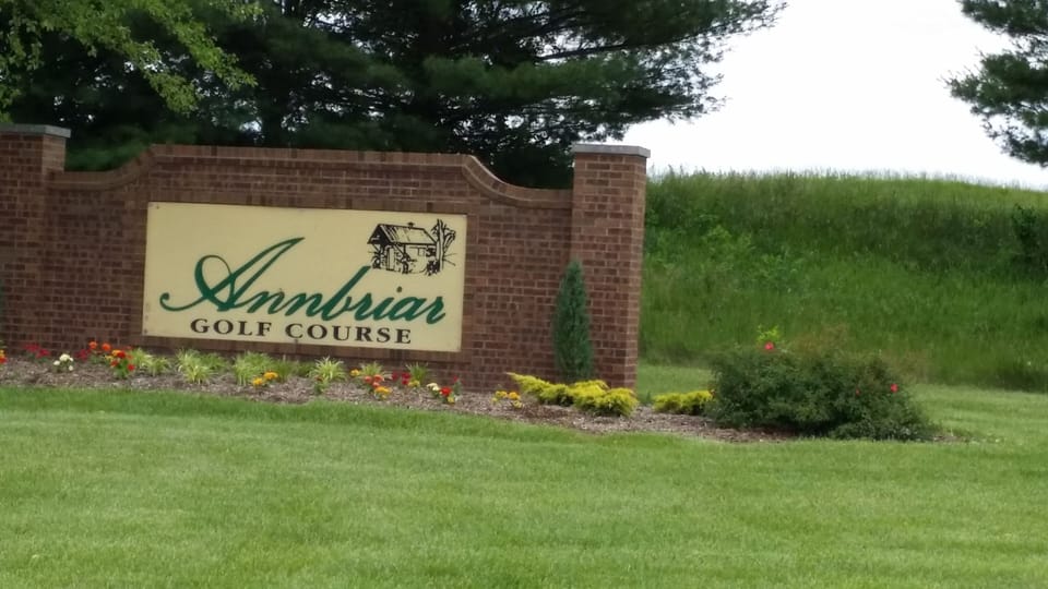 one of the top IL golf courses just 2 miles from the house