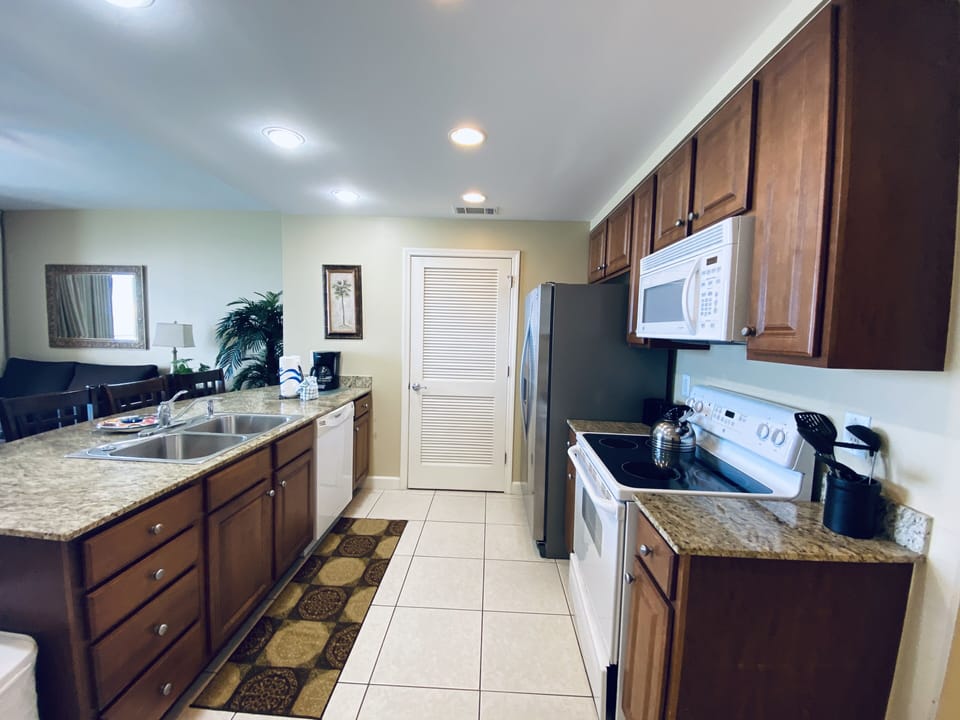 Feel like a master chef in our fully equipped kitchen!