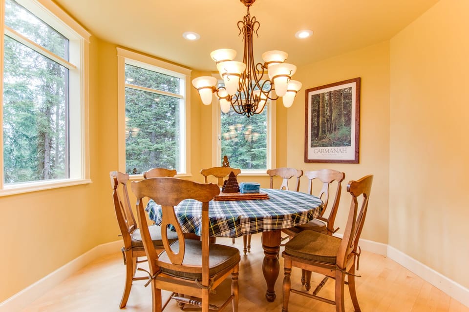 Dining room - seating for 10