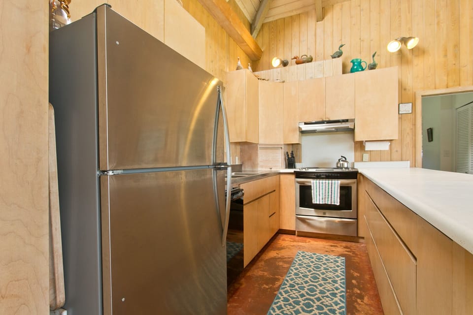 Fully equipped kitchen.