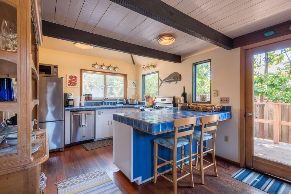 Kitchen / breakfast bar