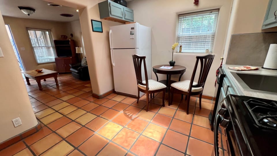 Kitchen, seating for 2 