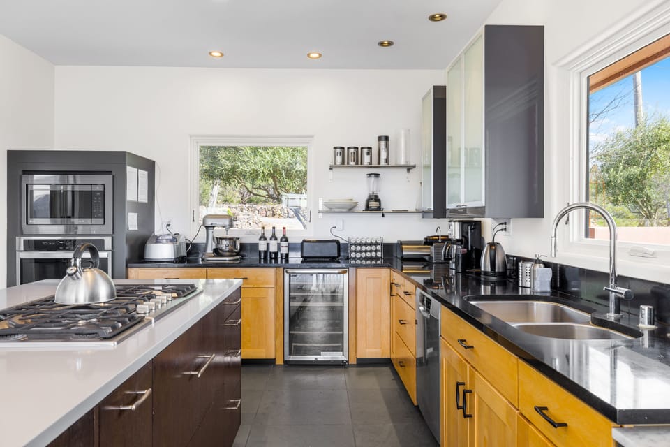 Fully equipped Chef's kitchen