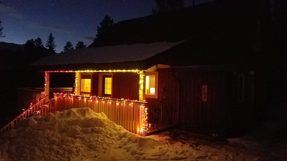 Holiday lighting