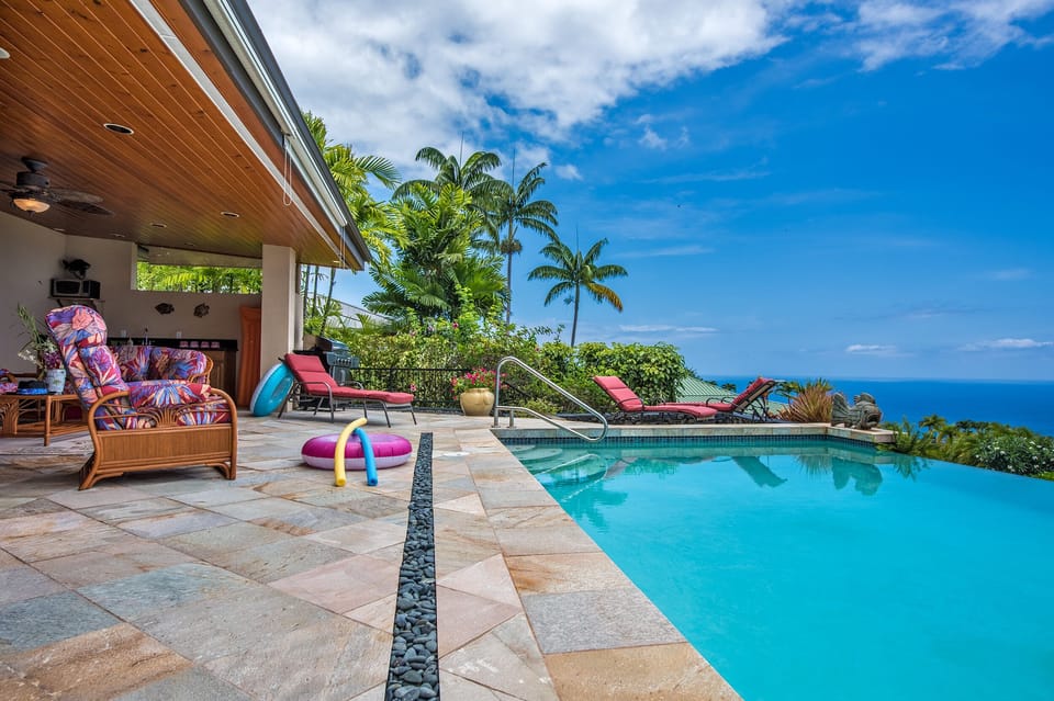 Infinity pool with an infinite view! It's awesome to wake up to this!
