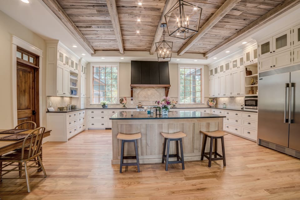 Large modern kitchen 