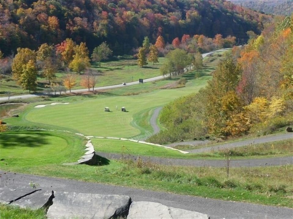 Raven GC - View from the 200ft cliff 4th hole