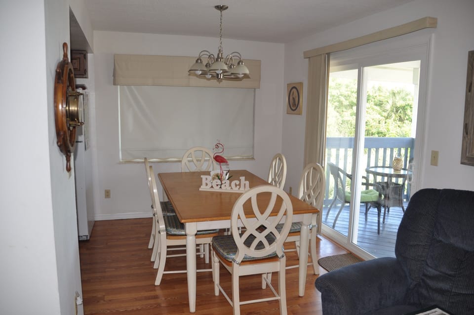 Upstairs dining room