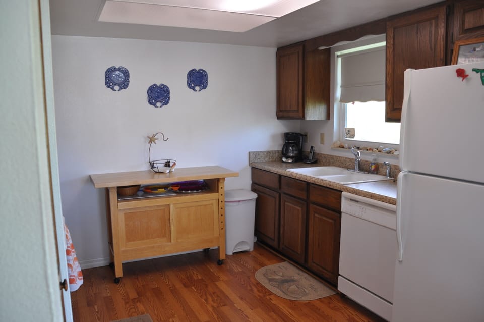 Kitchen right