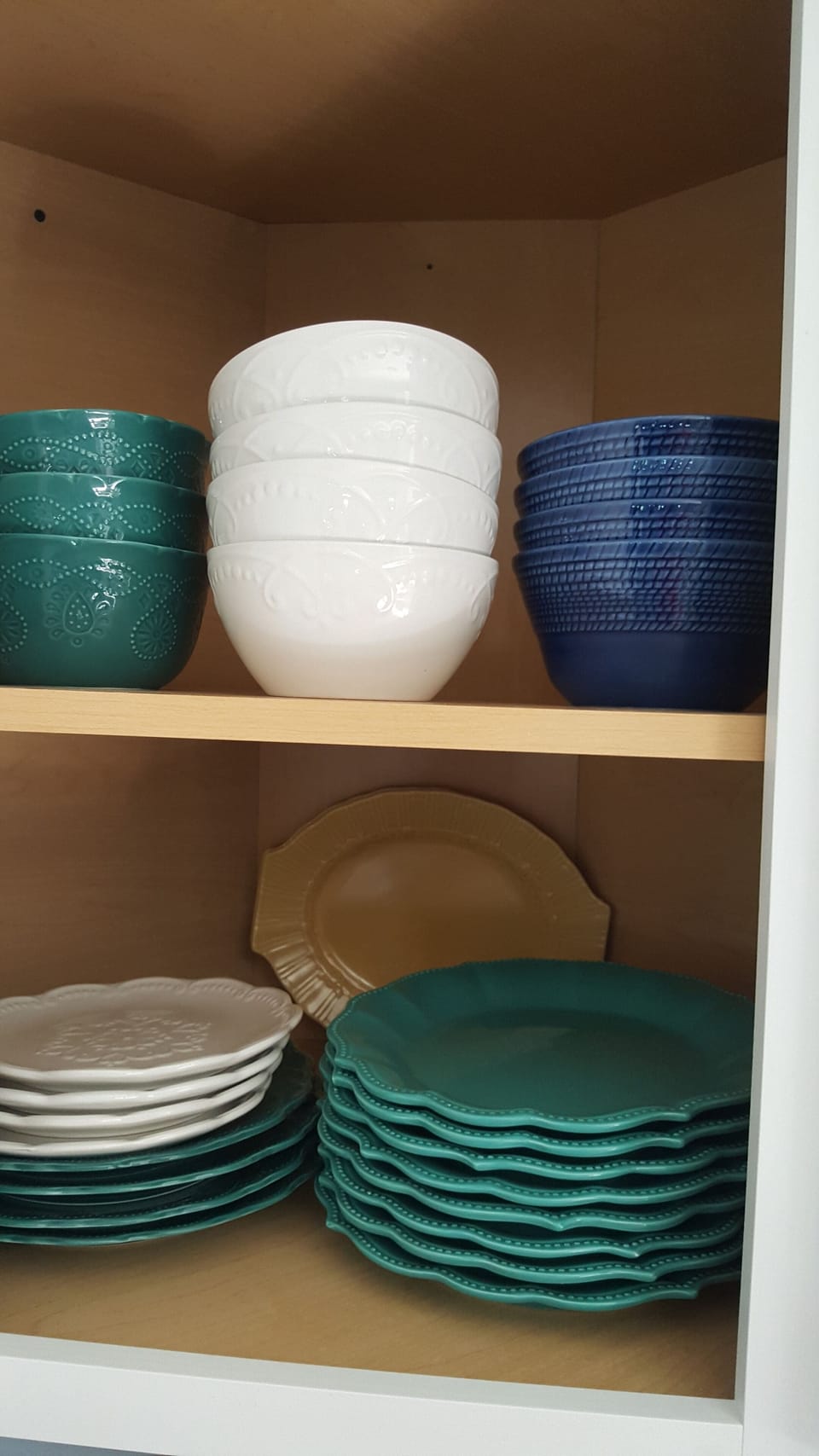 plenty of plates & bowls available
