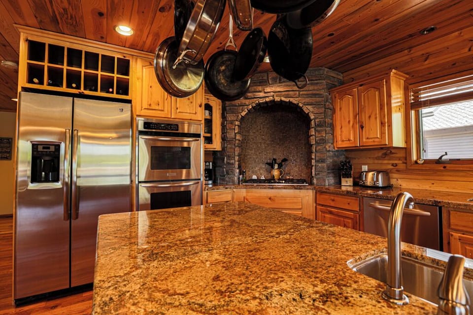There is plenty of work space for multiple cooks