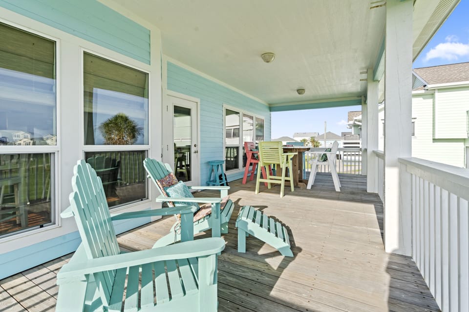 Great water views and enclosed deck for small children