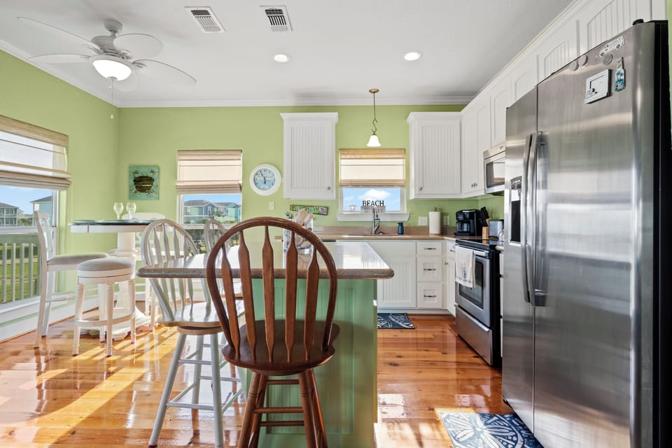 Seating for 7 plus kids table for 2 