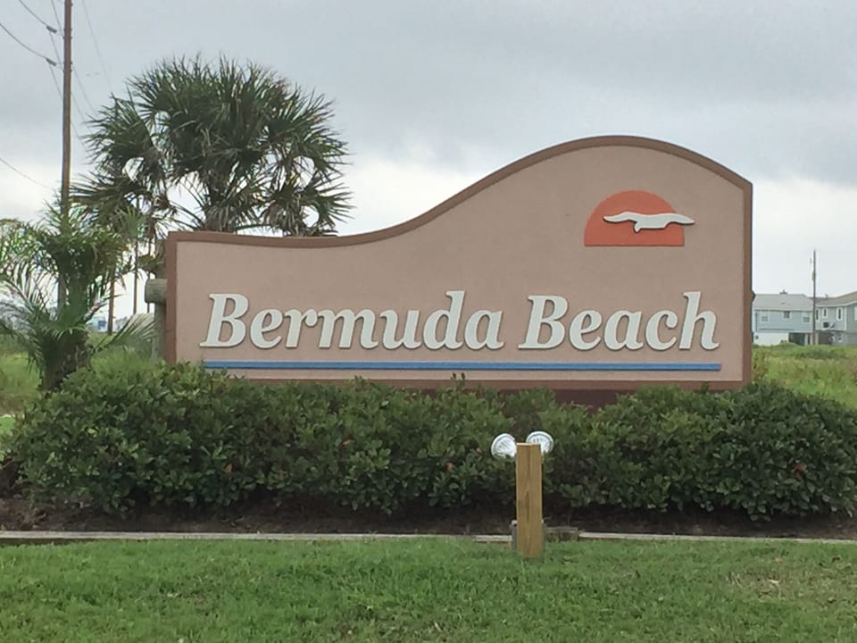 Havana House is located in Bermuda Beach - just a short 3 miles from Galveston.