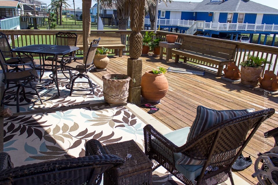 Plenty of outdoor seating.
