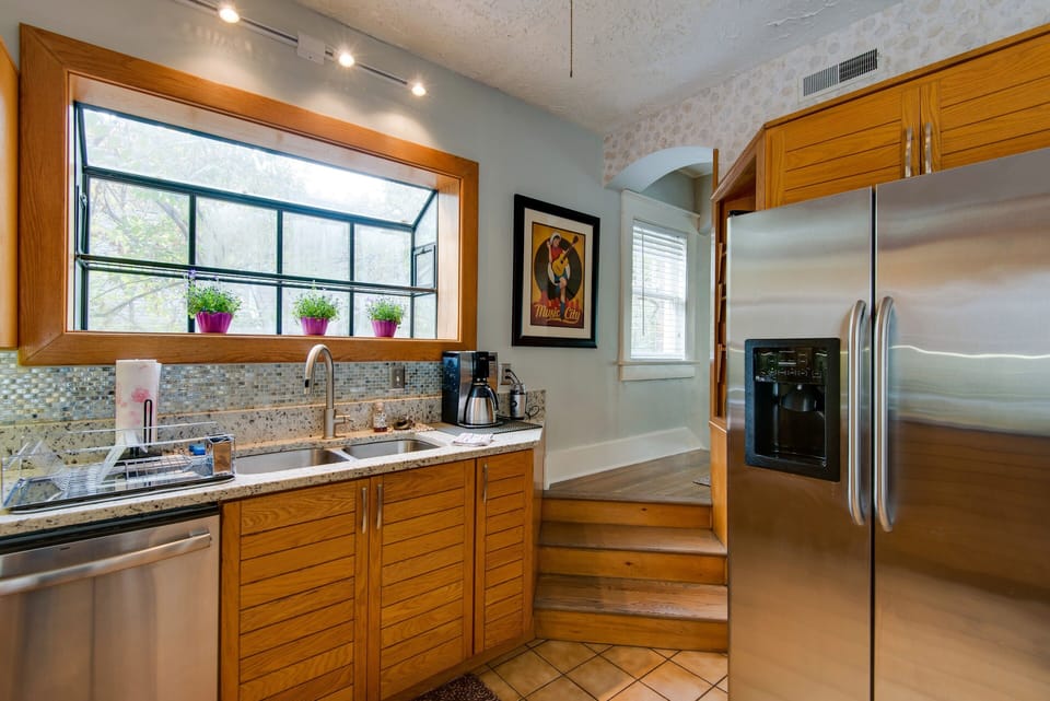 Main Level: Kitchen
