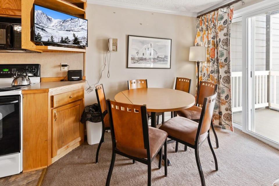 Dining area with seats for 6
