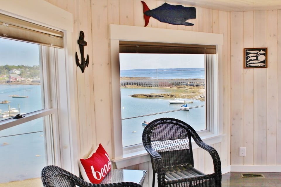 Additional views from Captain's Lookout BR over Cribstone Bridge to Small Point