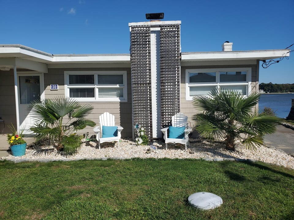 Beautiful,  quaint, beachfront  house!  Only available  a few  weeks a year!
