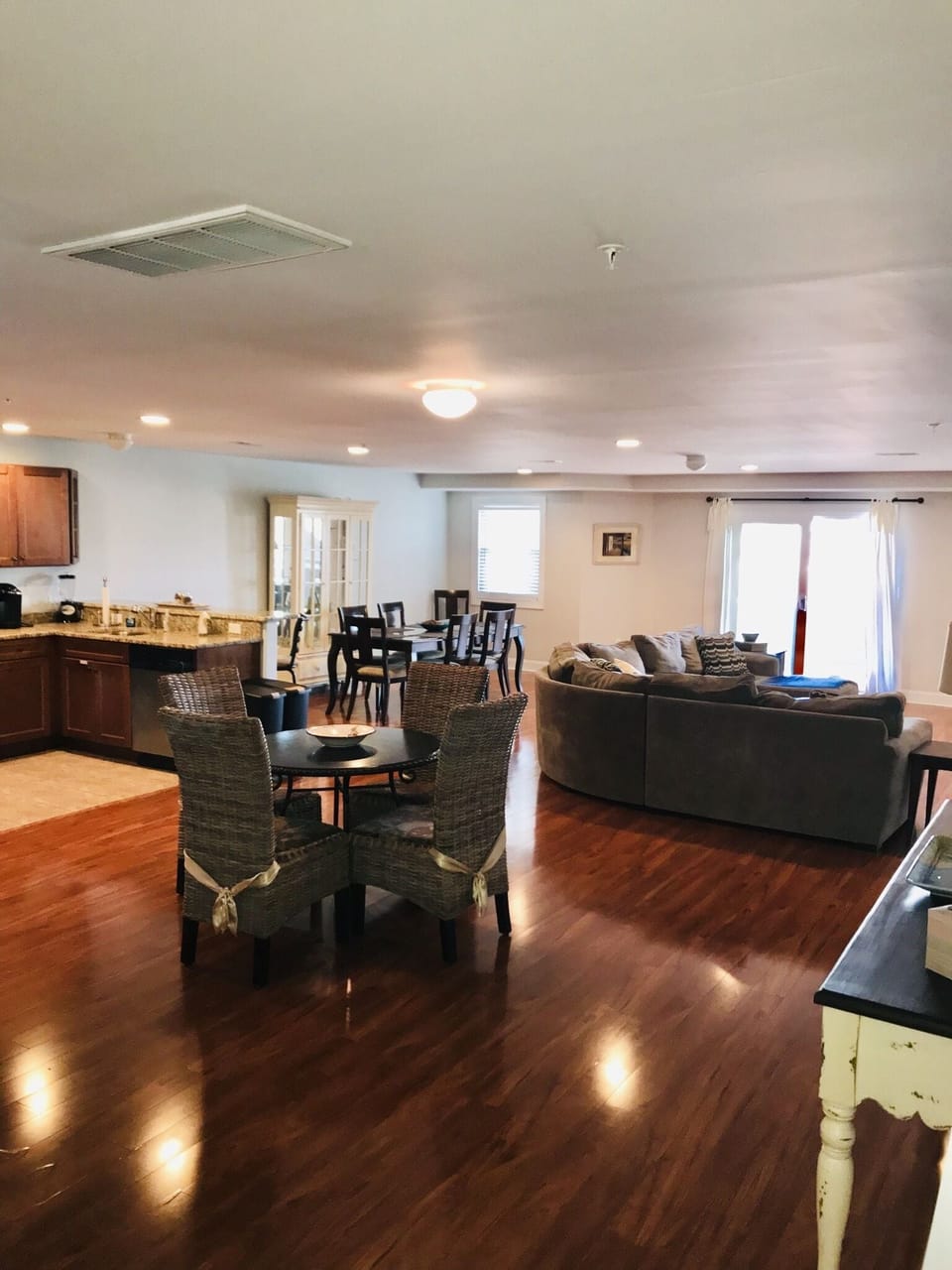1st Floor Living Room Area (suitable for large families)