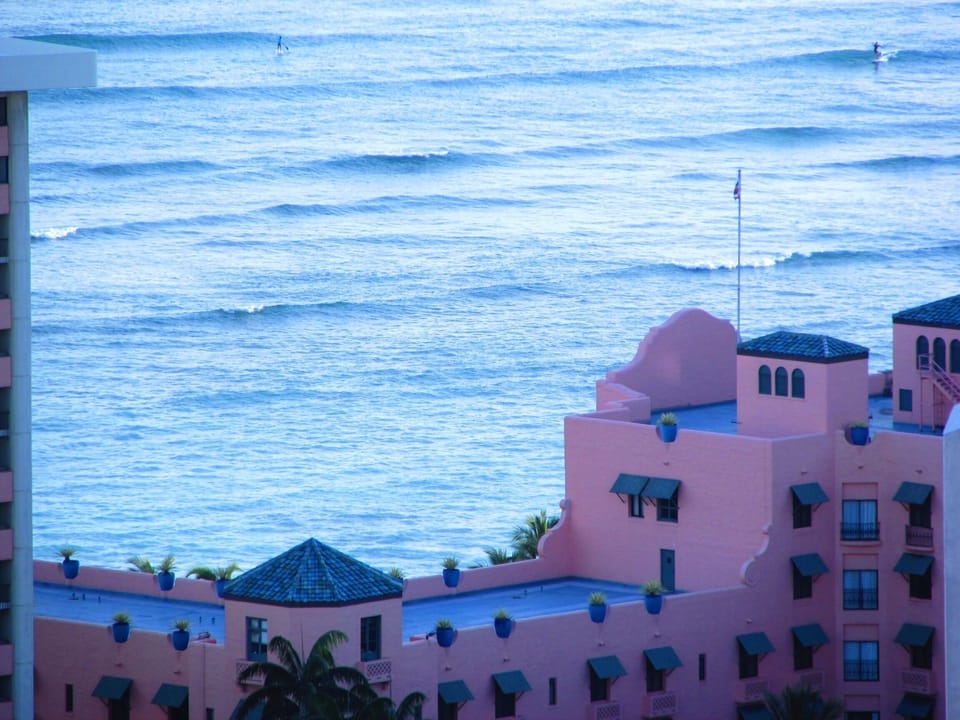 Outer reef surf spot 'Pops'