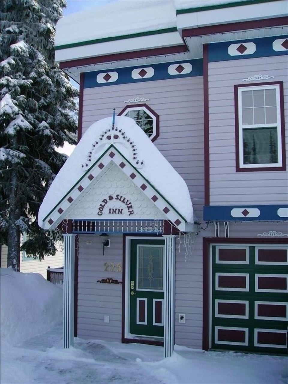 The Gold and Silver Inn on the Knoll at Silverstar ski out to Silverwoods Chair