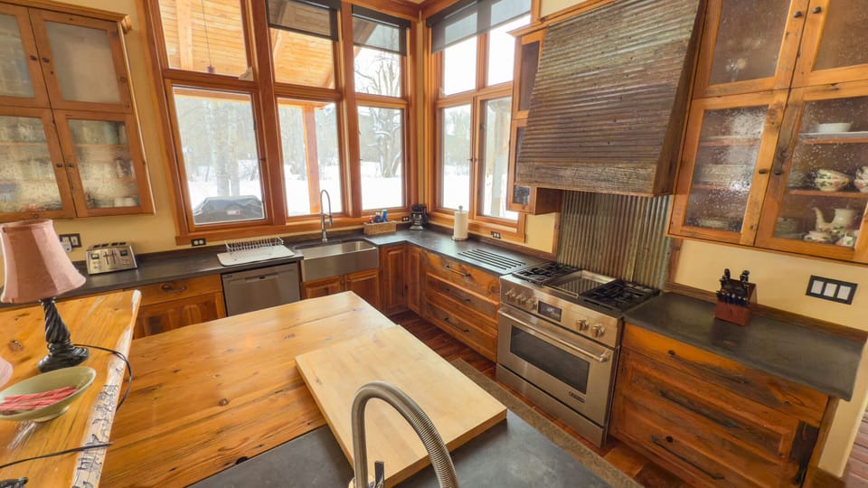 Reclaimed barnwood kitchen with Dacor 6 burner convection oven