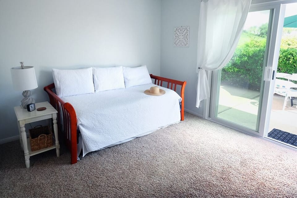 Guest Bedroom/ Office