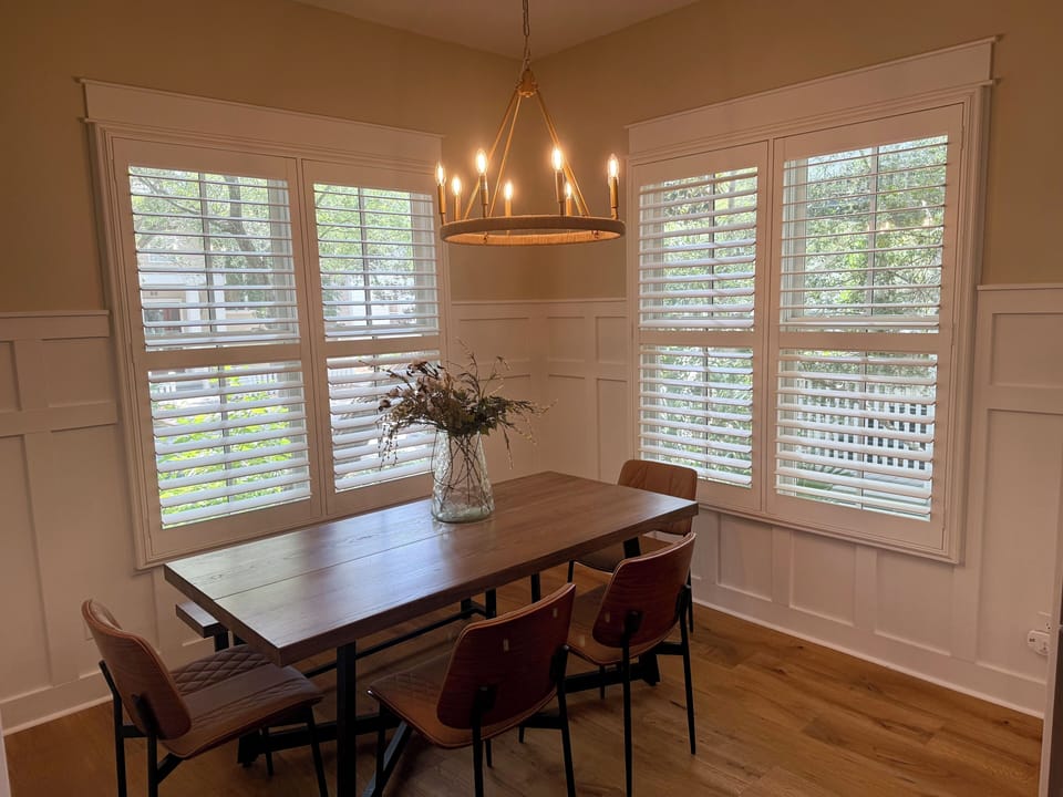 Dining area off kitchen