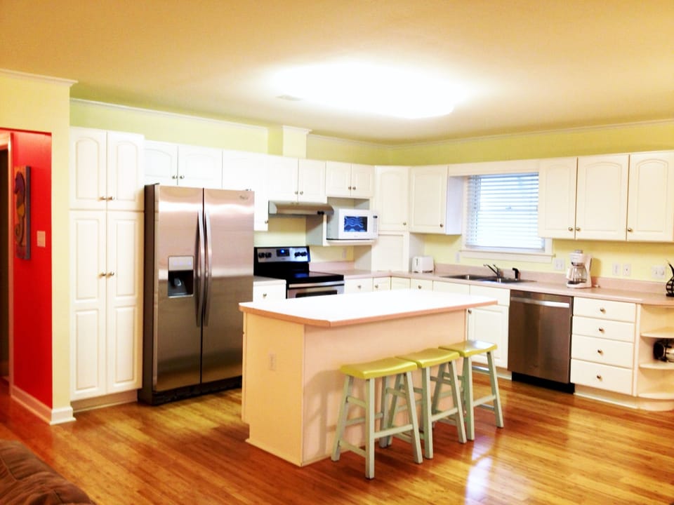 Open concept kitchen - perfect place for family and friends to gather!