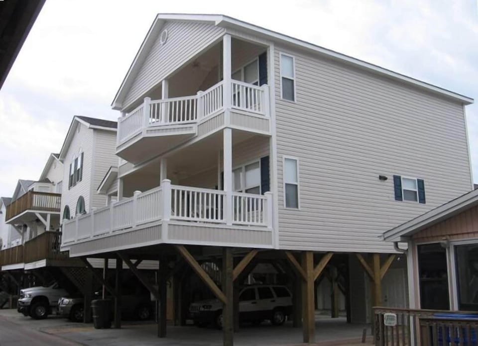 Ocean Lakes #1096.  5BR/3BA
