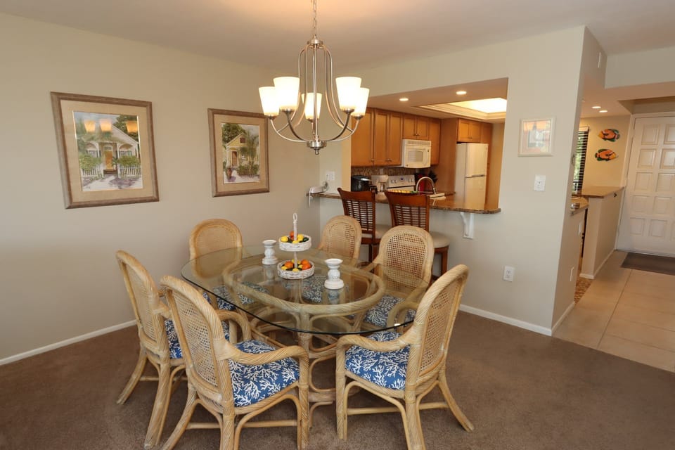 Dining table with 6 comfortable armchairs.