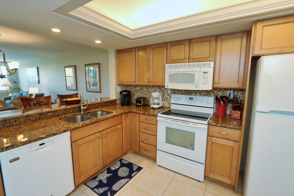 Fully equipped kitchen.