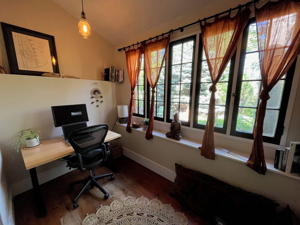 Back den with full bed sleeping loft (ladder to loft) 