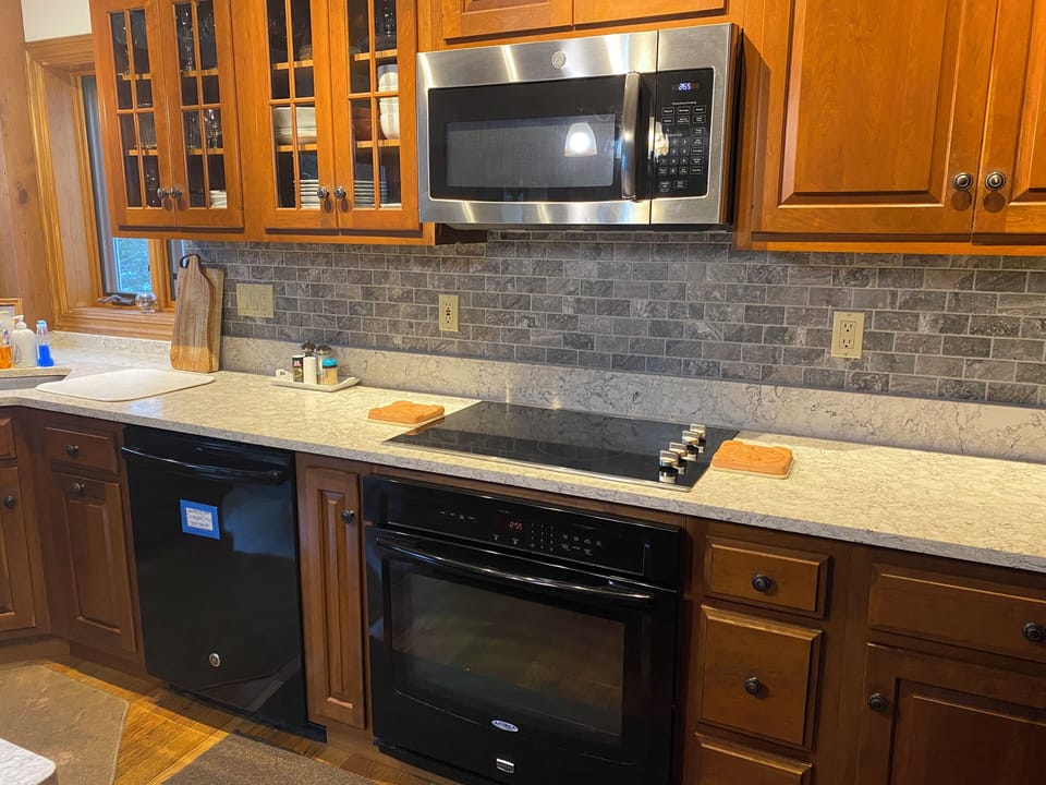 Kitchen with appliances and counter 