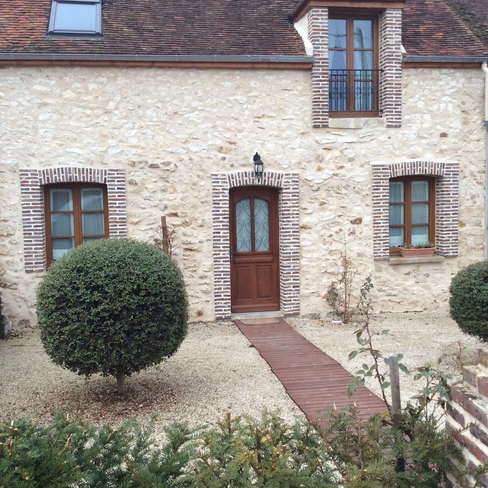 Elegantly renovated old stone cottage