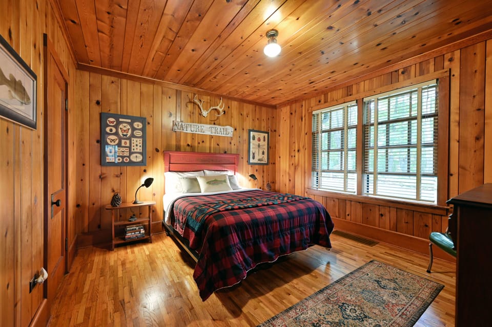 "Nature" Bedroom, Main Floor