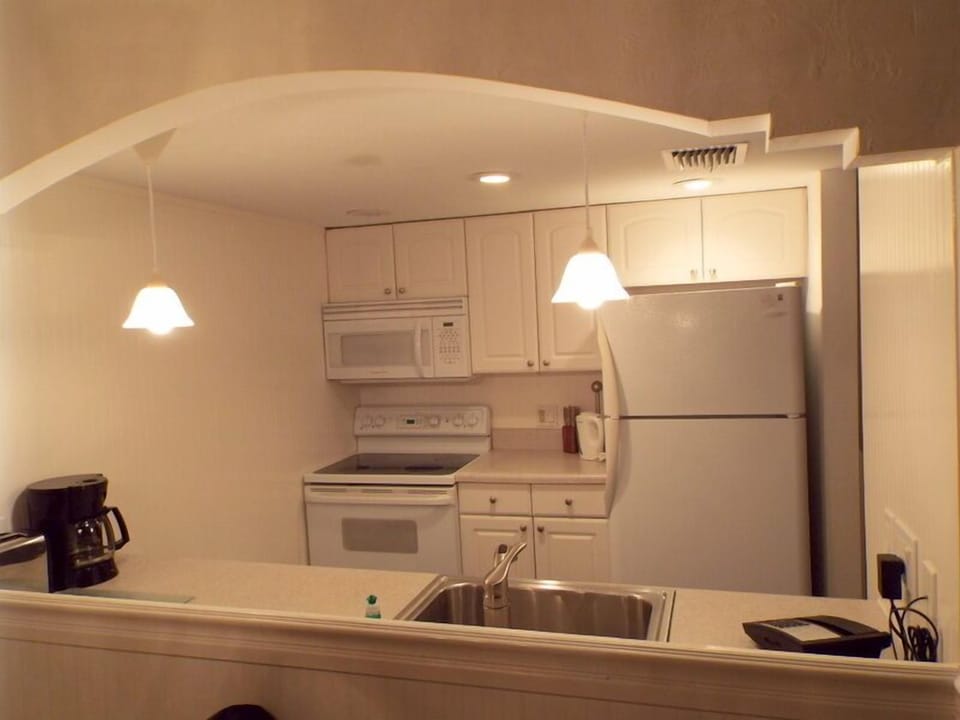 Kitchen  now has all new stainless appliances as of Jan 20 2024
