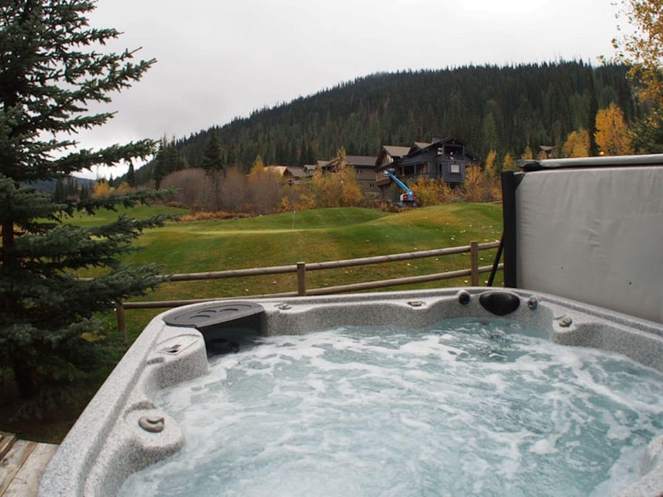 Views of the 3rd hole from the private hot tub