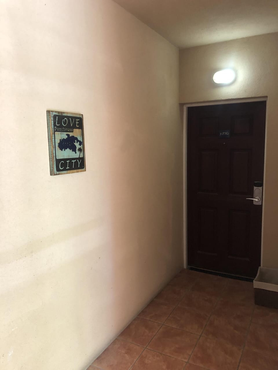 Entry to studio, 5ph2