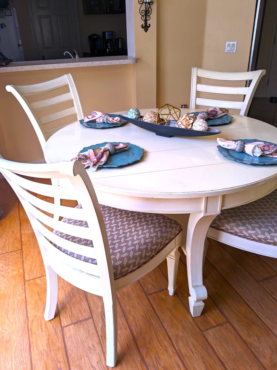 Enjoy elegant dining with seating for 6 people.