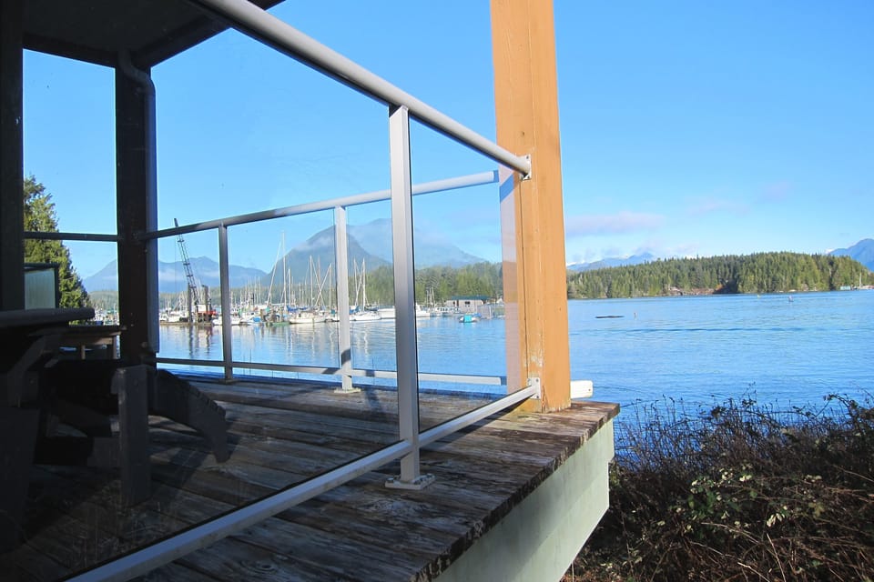 wrap around deck for the best wildlife viewing