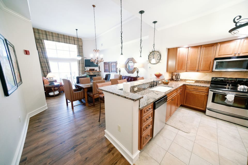 Kitchen/Dinning/Living Room With Vaulted Ceilings