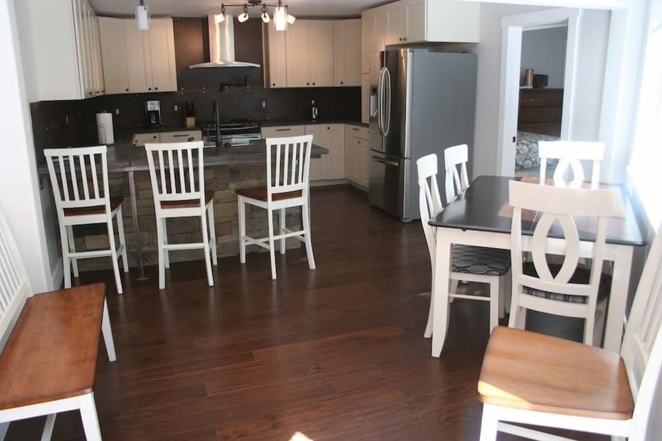 The entire condo has been redone with tasteful modern finishes! 
