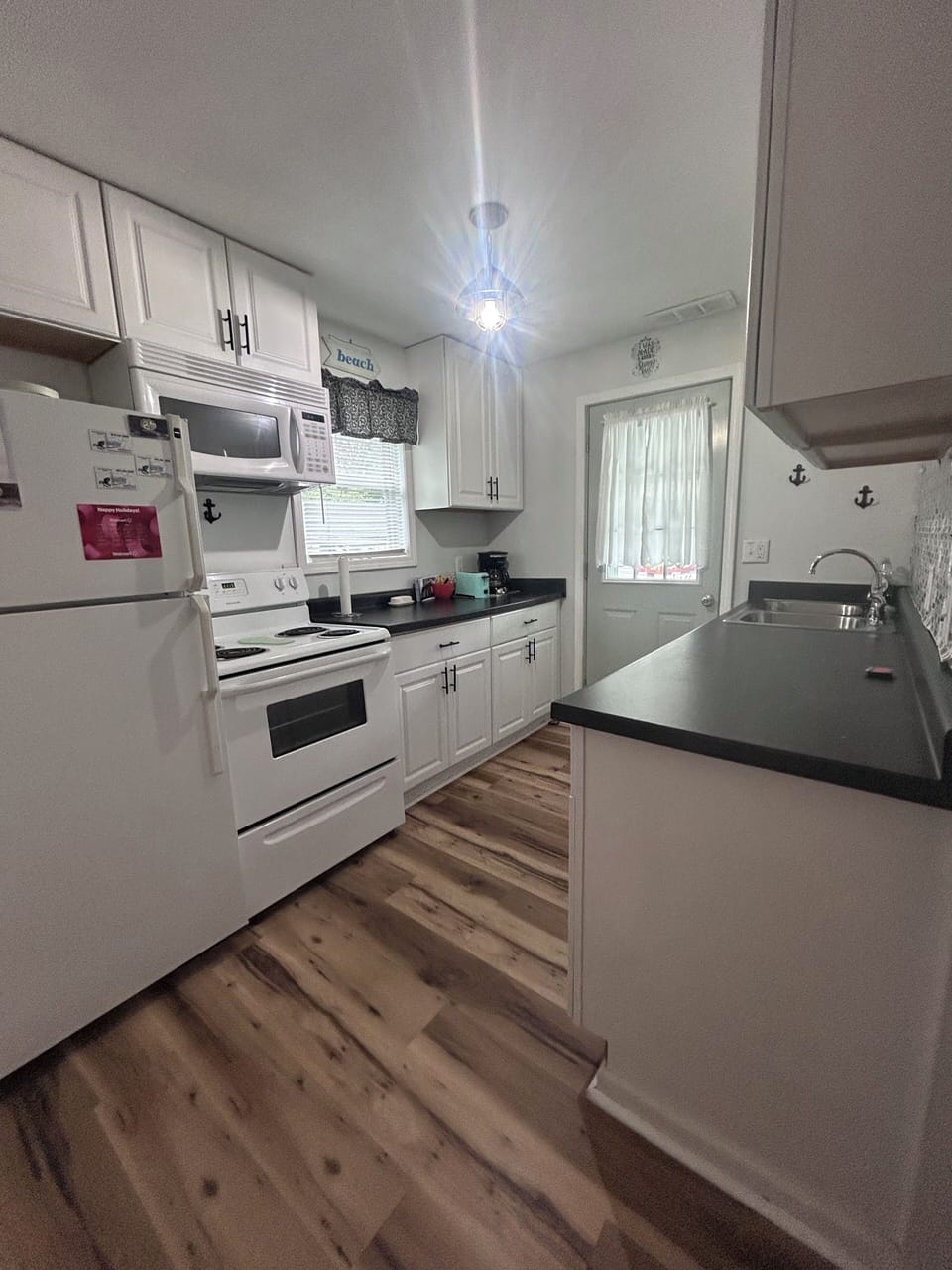 full kitchen 