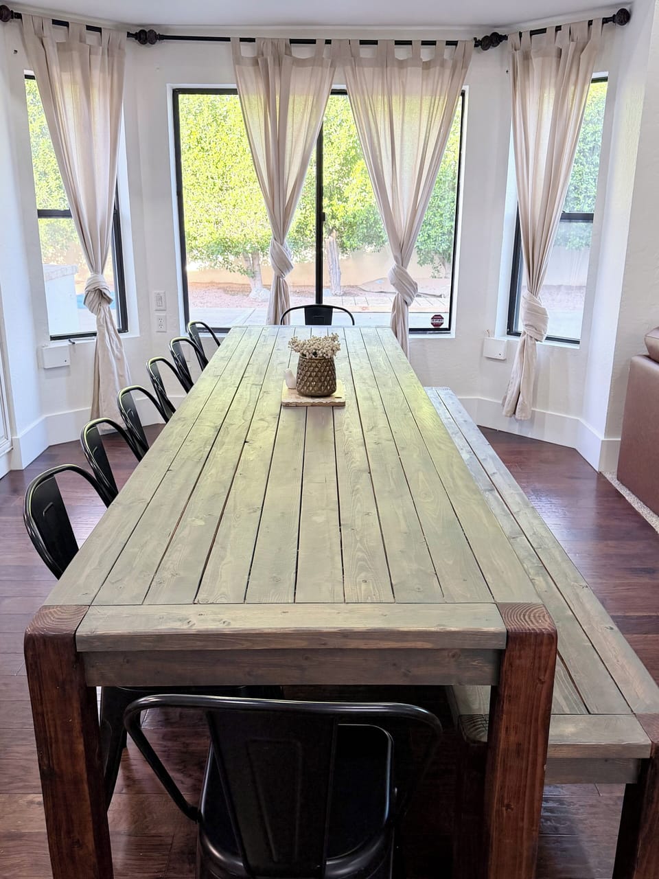 Dining that seats 14