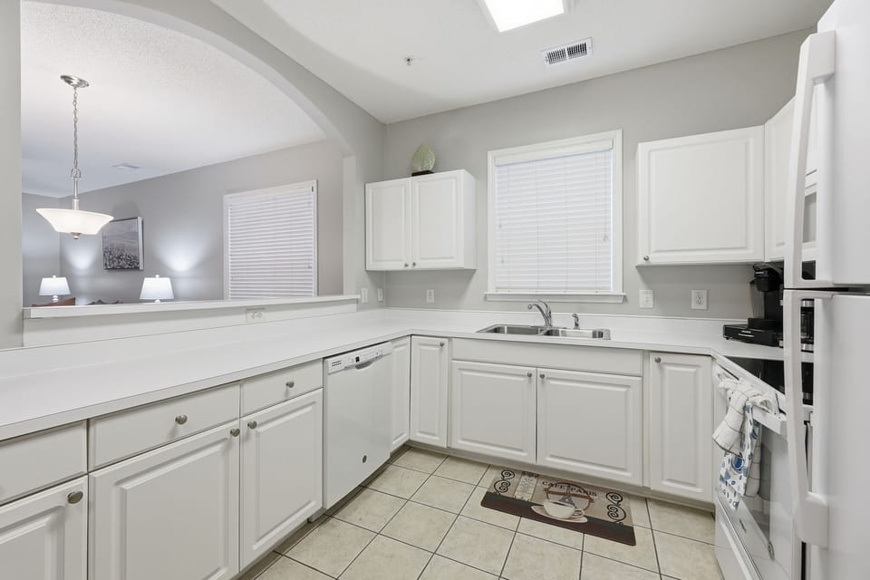Spacious and well equipped kitchen